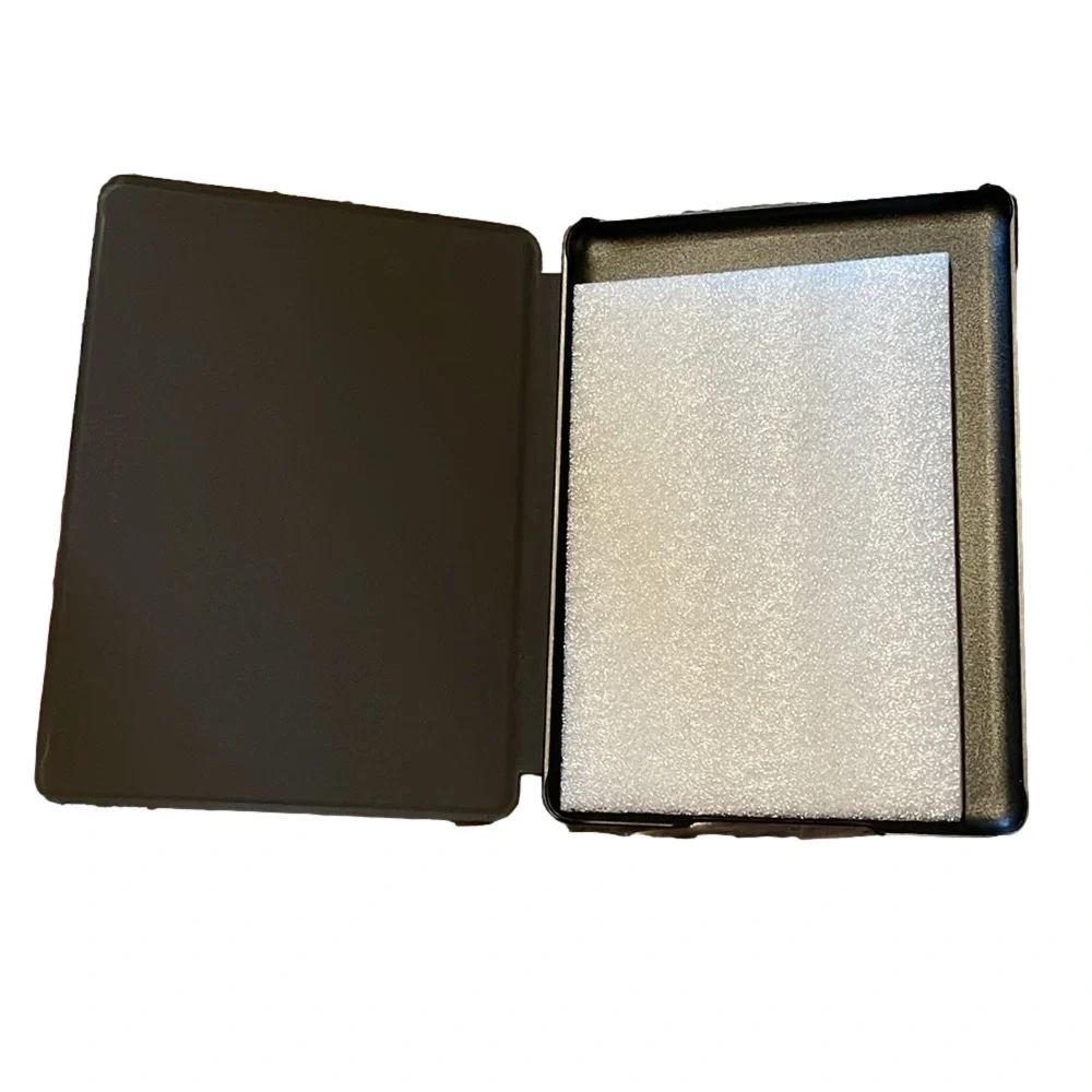 NWT Floral Case for Kindle Paperwhite 7”